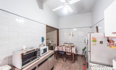 VENTA PH 3 AMBIENTES CON TERRAZA. LEGUIZAMON 3900, VIILA LUGANO.