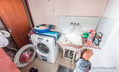 VENTA PH 3 AMBIENTES CON TERRAZA. LEGUIZAMON 3900, VIILA LUGANO.