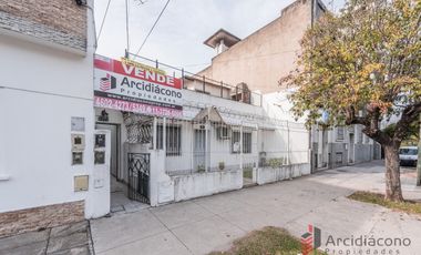 VENTA PH 3 AMBIENTES CON TERRAZA. LEGUIZAMON 3900, VIILA LUGANO.