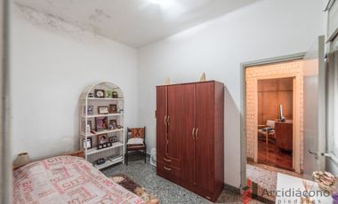 VENTA PH 3 AMBIENTES CON TERRAZA. LEGUIZAMON 3900, VIILA LUGANO.