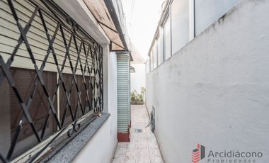 VENTA PH 3 AMBIENTES CON TERRAZA. LEGUIZAMON 3900, VIILA LUGANO.