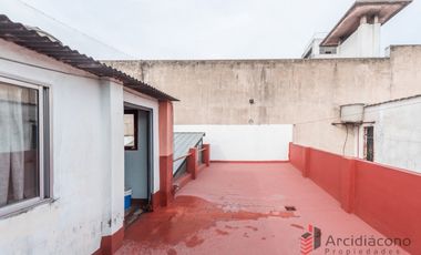 VENTA PH 3 AMBIENTES CON TERRAZA. LEGUIZAMON 3900, VIILA LUGANO.