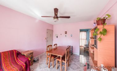 DEPARTAMENTO 2 AMBIENTES EN VENTA. BARRIO SAMORE. AV. CASTAÑARES 4501