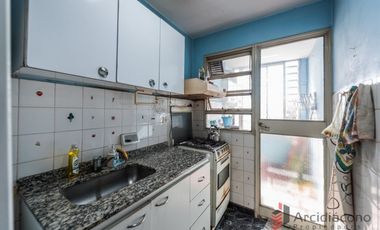 DEPARTAMENTO 2 AMBIENTES EN VENTA. BARRIO SAMORE. AV. CASTAÑARES 4501