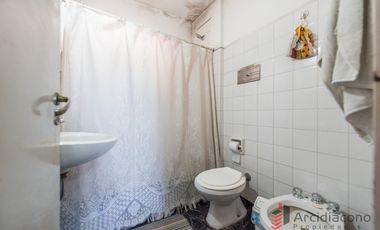 DEPARTAMENTO 2 AMBIENTES EN VENTA. BARRIO SAMORE. AV. CASTAÑARES 4501