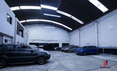 VENTA GARAGE/GALPON 2 PLANTAS CON HOTEL. CASTAÑARES 4700 VILLA LUGANO