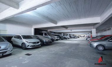 VENTA GARAGE/GALPON 2 PLANTAS CON HOTEL. CASTAÑARES 4700 VILLA LUGANO