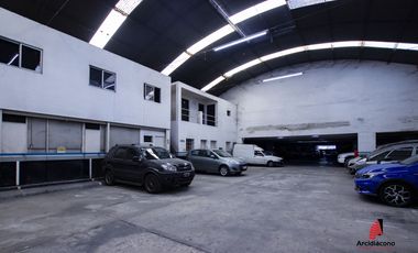 VENTA GARAGE/GALPON 2 PLANTAS CON HOTEL. CASTAÑARES 4700 VILLA LUGANO