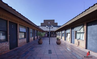 VENTA GARAGE/GALPON 2 PLANTAS CON HOTEL. CASTAÑARES 4700 VILLA LUGANO