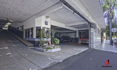 VENTA GARAGE/GALPON 2 PLANTAS CON HOTEL. CASTAÑARES 4700 VILLA LUGANO