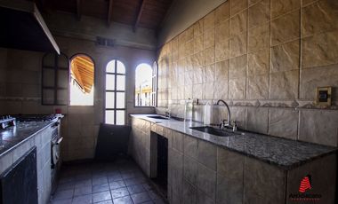 VENTA GARAGE/GALPON 2 PLANTAS CON HOTEL. CASTAÑARES 4700 VILLA LUGANO