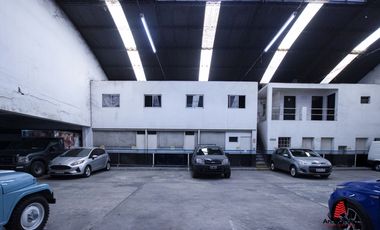 VENTA GARAGE/GALPON 2 PLANTAS CON HOTEL. CASTAÑARES 4700 VILLA LUGANO
