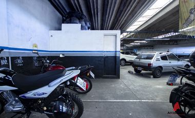 VENTA GARAGE/GALPON 2 PLANTAS CON HOTEL. CASTAÑARES 4700 VILLA LUGANO