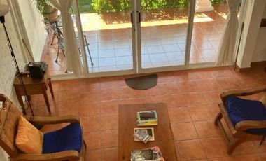PRIVADA CON PORTON  ELECTRICO