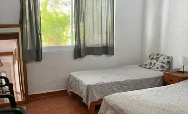 PRIVADA CON PORTON  ELECTRICO
