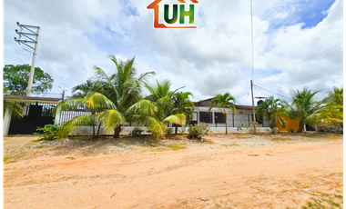 00394  VENTA CASA YARINACOCHA  MATERIAL SEMINOBLE  400 m2