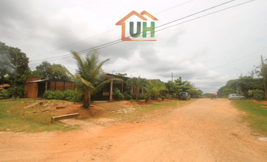 00394  VENTA CASA YARINACOCHA  MATERIAL SEMINOBLE  400 m2