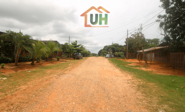 00394  VENTA CASA YARINACOCHA  MATERIAL SEMINOBLE  400 m2