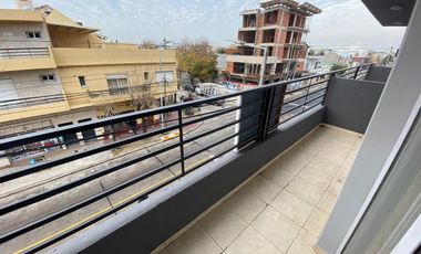 Departamento de dos ambientes con terraza en Alquiler en Villa Dominico