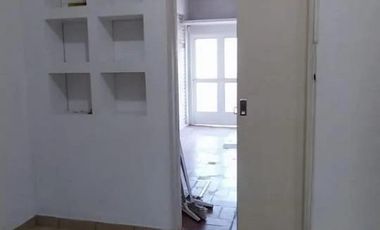 Casa en venta - 4 Dormitorios 2 Baños - Cochera - 165Mts2 - Morón