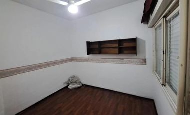 Casa en venta - 4 Dormitorios 2 Baños - Cochera - 165Mts2 - Morón