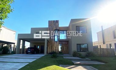 Casa en El Canton Barrio Golf