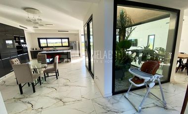 Casa en El Canton Barrio Golf