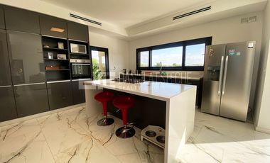 Casa en El Canton Barrio Golf