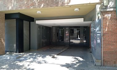 Oportunidad Venta Cochera Cubierta Sobre Avenida. Lourdes