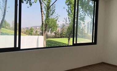 Casa en venta con amplios espacios  (Bosque Real)