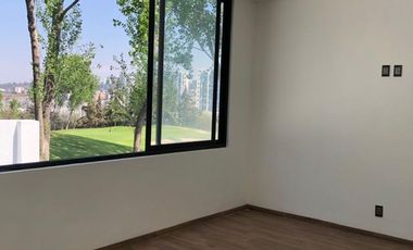Casa en venta con amplios espacios  (Bosque Real)