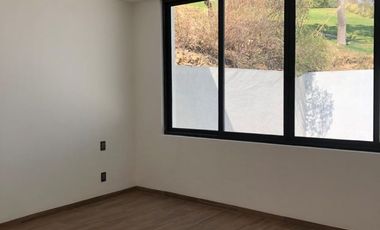 Casa en venta con amplios espacios  (Bosque Real)