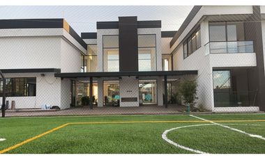 Casa Campestre en Venta en Rionegro Sector Llano Grande