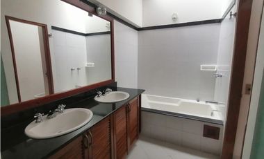 CASA PARA ARRENDAR EN EL POBLADO