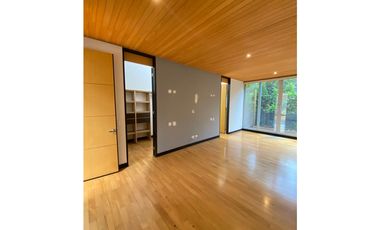 Casa  en  Arriendo Envigado Sector Loma de Zuñiga