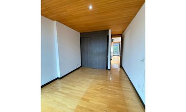 Casa  en  Arriendo Envigado Sector Loma de Zuñiga