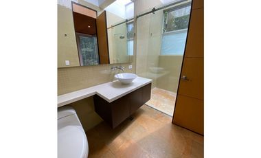 Casa  en  Arriendo Envigado Sector Loma de Zuñiga