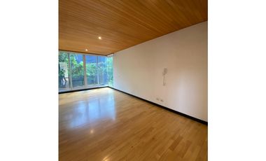 Casa  en  Arriendo Envigado Sector Loma de Zuñiga