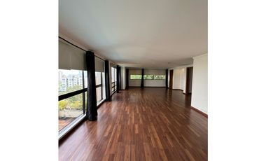 Apartamento Penthouse en Arriendo Poblado Sector Loma de los Gonzalez