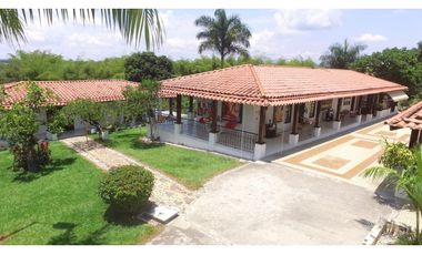 Casa campestre en condominio para la venta en Cerritos, Pereira!!!