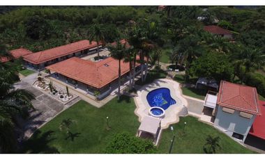 Casa campestre en condominio para la venta en Cerritos, Pereira!!!