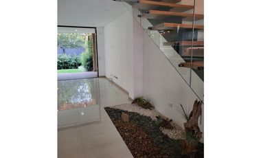 Casa Duplex en Arriendo en Envigado Sector La Calleja