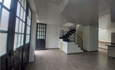 VENDO CASA URBANA EN LA VEGA