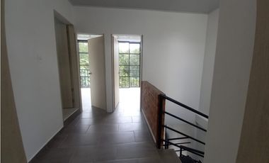 VENDO CASA URBANA EN LA VEGA