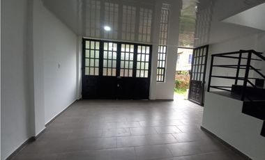 VENDO CASA URBANA EN LA VEGA