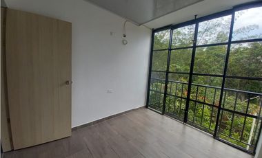 VENDO CASA URBANA EN LA VEGA