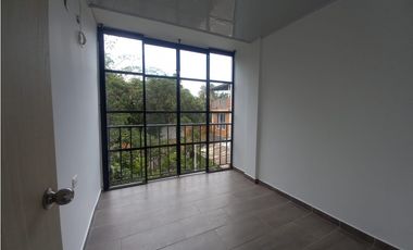 VENDO CASA URBANA EN LA VEGA