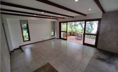 Casa Independiente en Arriendo Envigado sector Loma de las Brujas