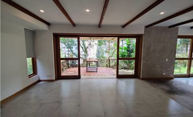 Casa Independiente en Arriendo Envigado sector Loma de las Brujas