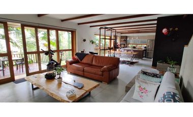 Casa Independiente en Arriendo Envigado sector Loma de las Brujas